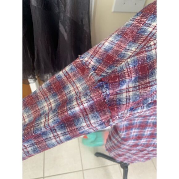 La Miel Button Down Frayed Flannel - Picture 7 of 13